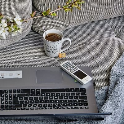 How to Maintain Focus and Balance While Working from Home - The Wise Traveller - Work from home