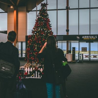 Top Tips for Travelling During the Holidays - The Wise Traveller