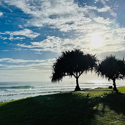 7am - Coffee Queues, Dogs and Beautiful People - Burleigh Heads, Queensland - The Wise Traveller