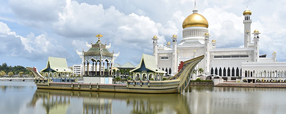 A Glance at Brunei Darussalam - The Wise Traveller - Mosque