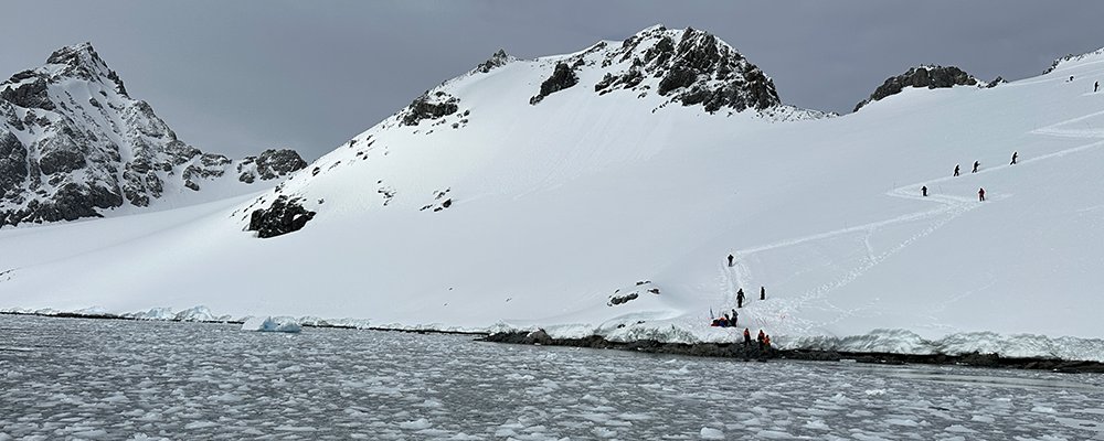 Antarctica - Just a Pile of Ice and Birds - The Wise Traveller - Ice closing in at Orne Harbour