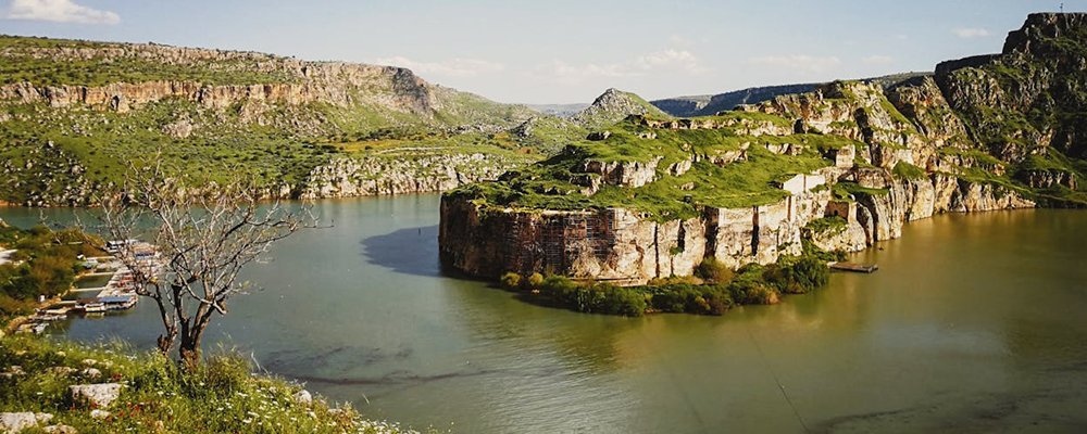 Raki and Ruins - Eastern Türkiye - The WIse Traveller - Euphrates