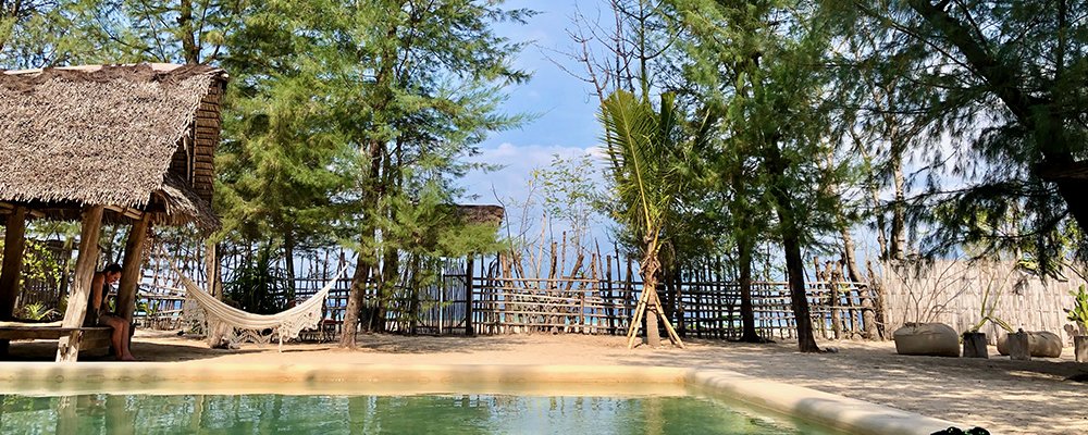 Sleepy Gili Meno - Gili Islands Indonesia - The Wise Traveller - Stay and Pool