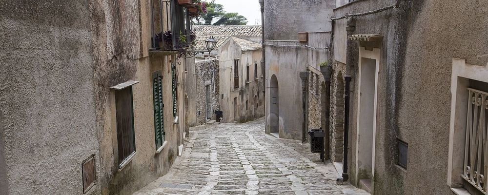 Trapani, Sicily - Trapani - A Short Travel Guide - The Wise Traveller - Erice